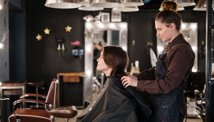 Jollie Salon&Spa: Rambut Berkilau, Kulit Berseri di Jantung Cilacap